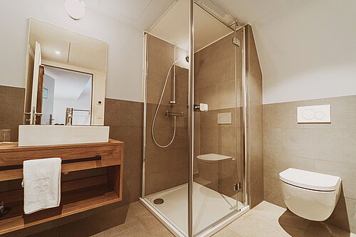 Bathroom in a standard double room at Burghotel Schlaining 