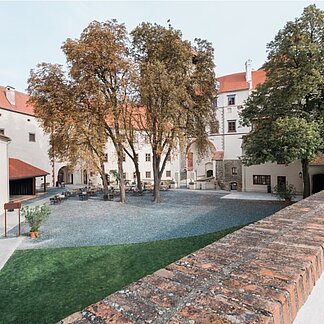 Inner courtyard of the Friedensburg Schlaining.