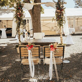 Wedding in the courtyard of Schlaining Castle.