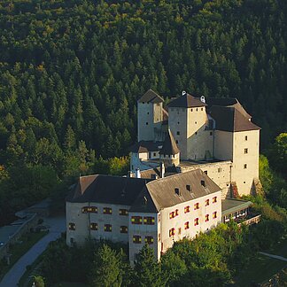 View of Lockenhaus Castle from above (c) Burgenland Tourismus | MotionManager - Hackl.