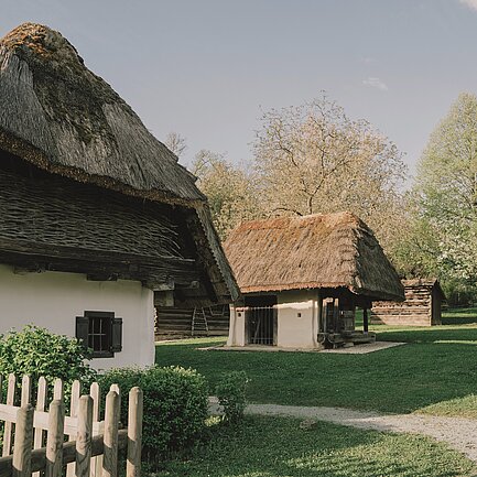 Old thatched house (c) DAZUMAL Open-Air Museum Bad Tatzmannsdorf.