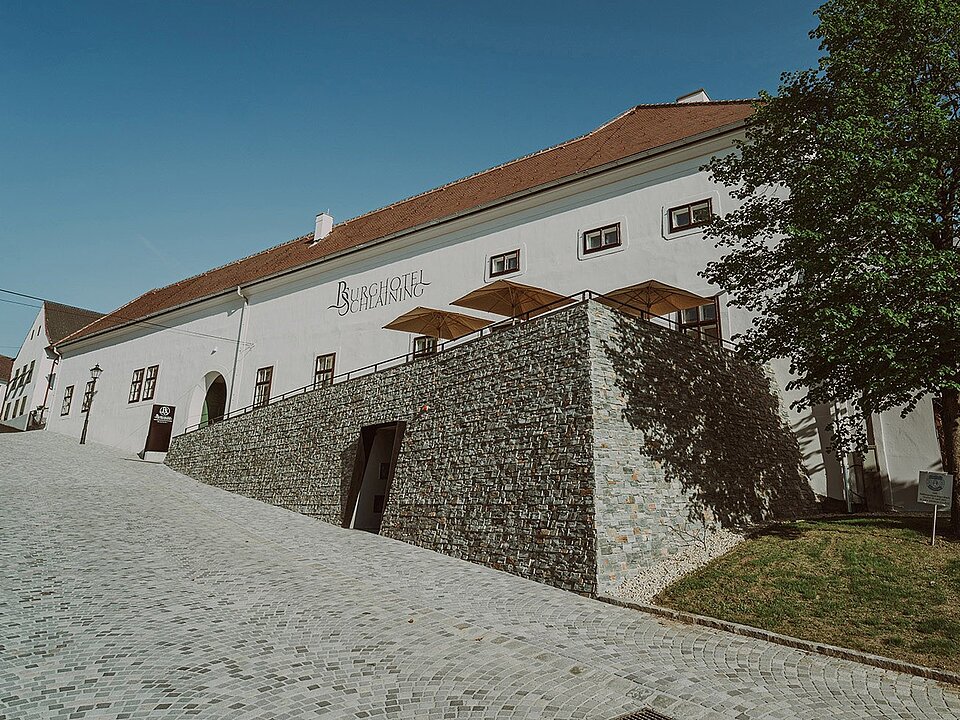 Exterior view of the Burghotel Schlaining.