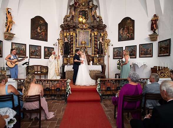 Wedding in the castle chapel (c) Andi Bruckner
