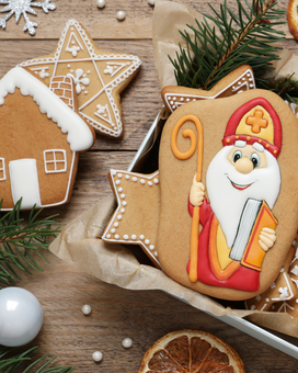 Cookies with Santa Claus painted on them Cookies with Santa Claus painted on them