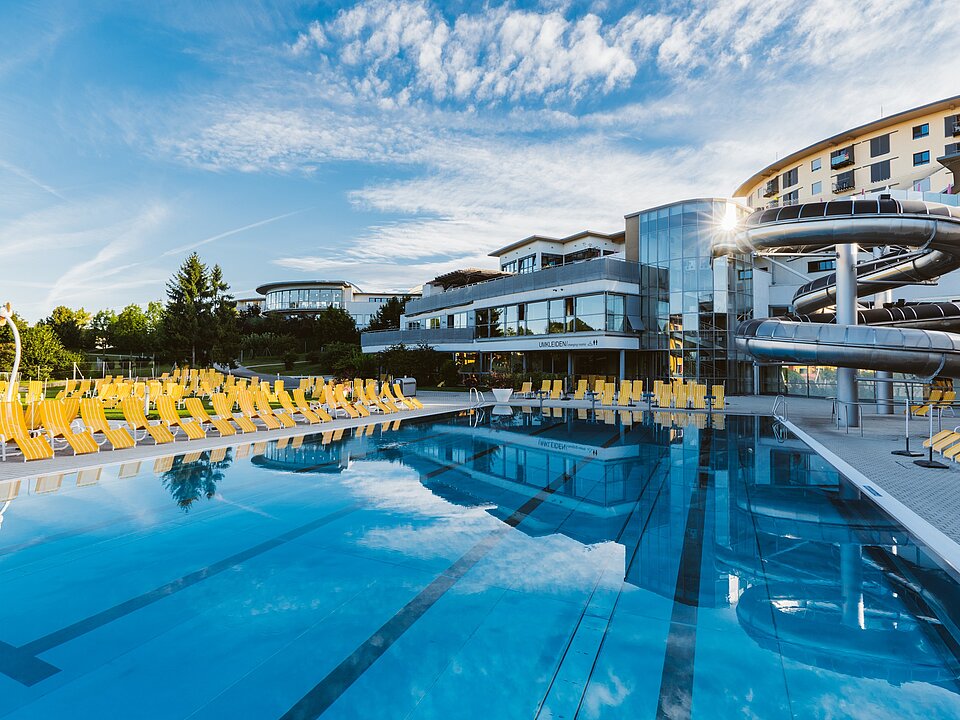 Outdoor pool at the Allegria Resort Stegersbach (c) jennikoller.