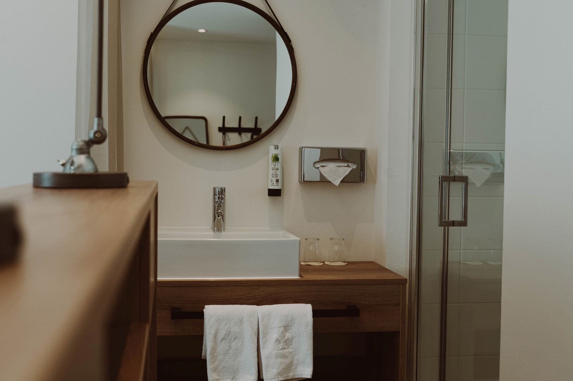 Bathroom in a superior double room at Burghotel Schlaining. Bathroom in a superior double room at Burghotel Schlaining.