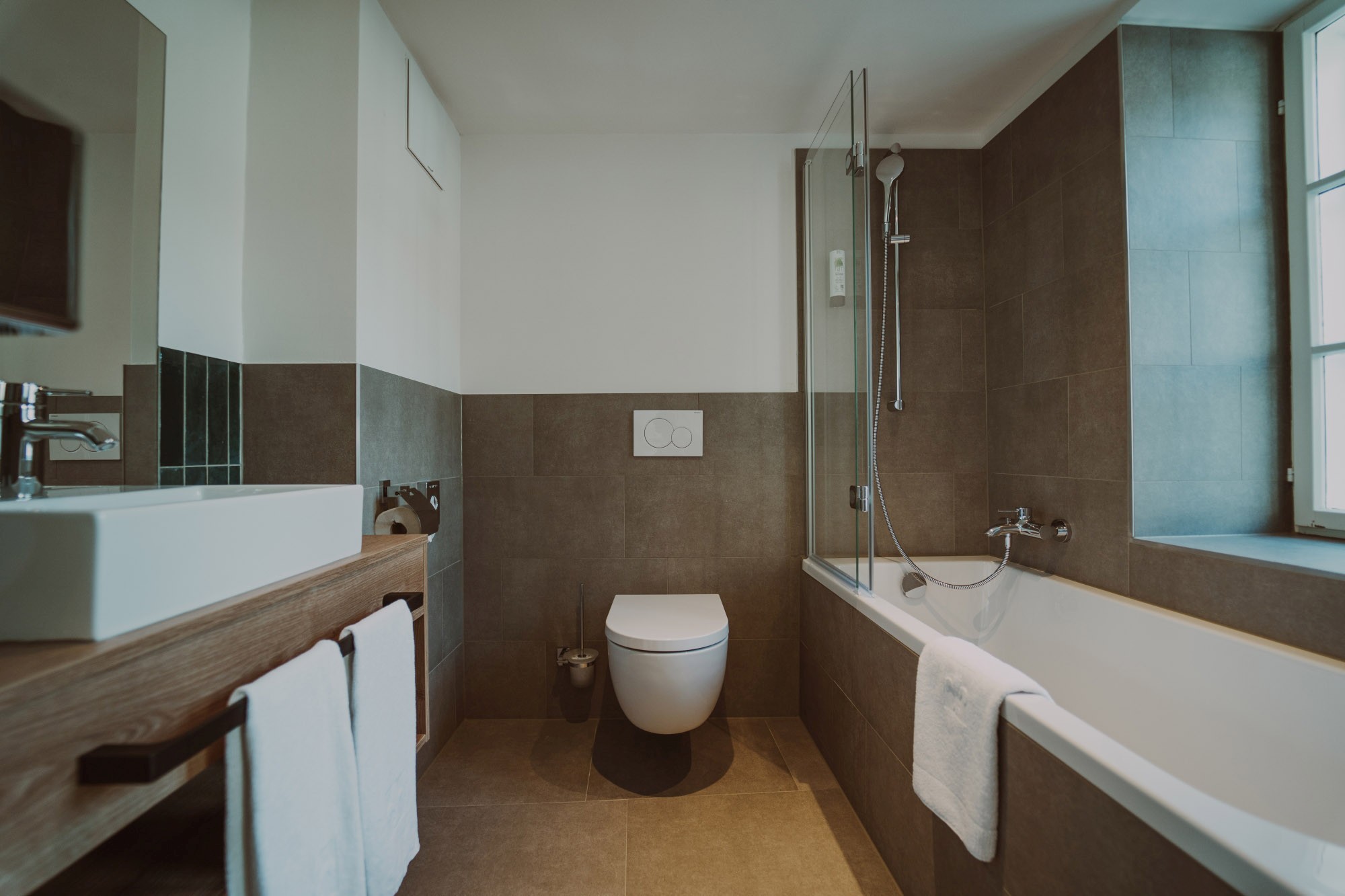 Bathroom in the Junior Suite at Burghotel Schlaining.